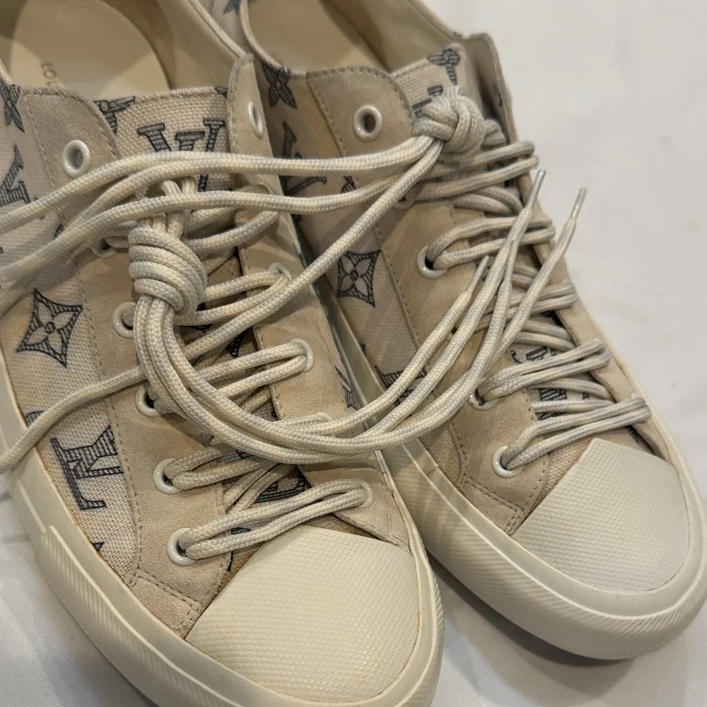 Authentic Louis Vuitton Monogram Beige Sneakers - Picture 7 of 15
